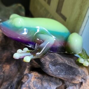 Lucky Tree Frog Hand Crafted